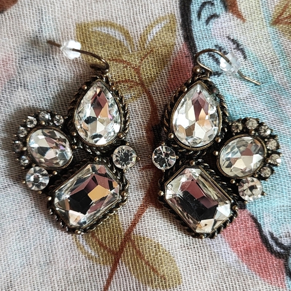 Brass Tone Crystal Clear Formal Chandelier BLING Bridal Jewelry Pierced Earrings - Picture 2 of 12